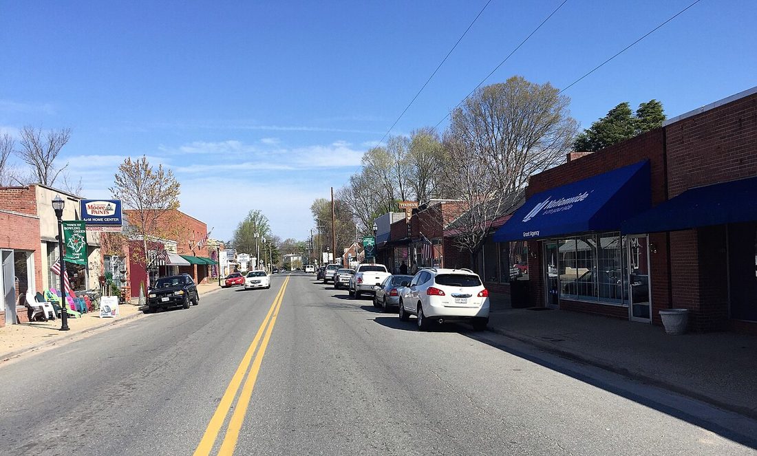 Main Street in Bowling Green, Virginia