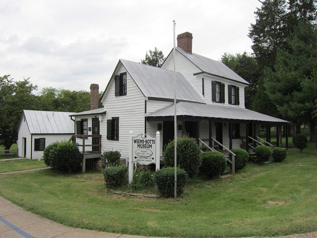 The Weems-Botts House on Duke Street in Dumfries, Virginia
